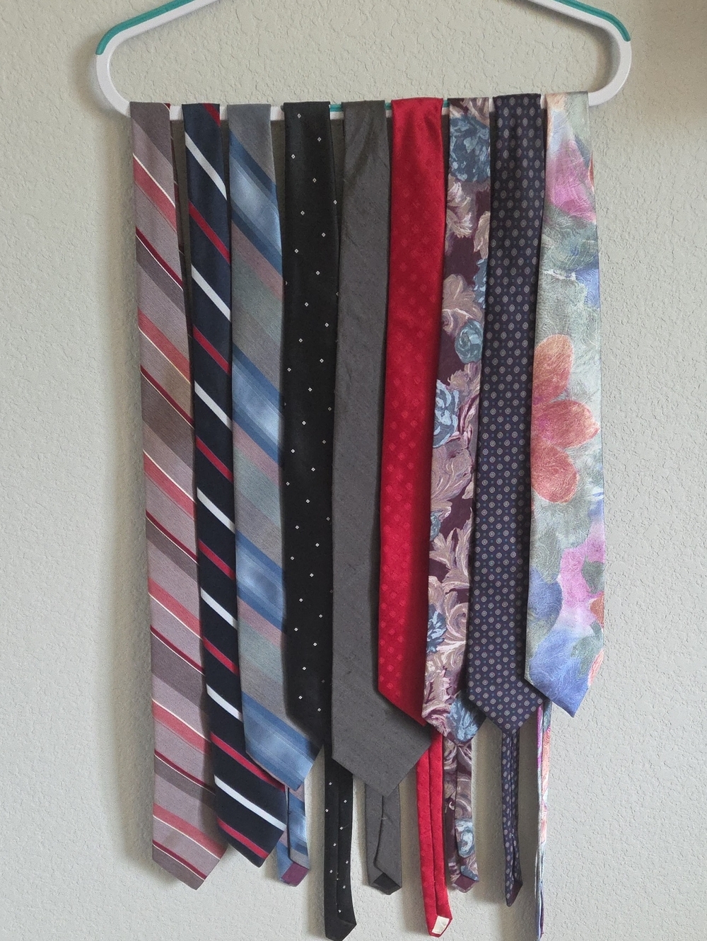 Men's Necktie Lot - Set of 9 Vintage Ties Johnny Carson Enrico Guccini Silk